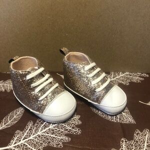 So’Dorable Gold Glitter Infant Sneaker booties size 3 NWOT